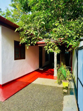 R Villa Unawatuna